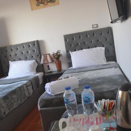Ra Pyramids Inn Кайро Екстериор снимка