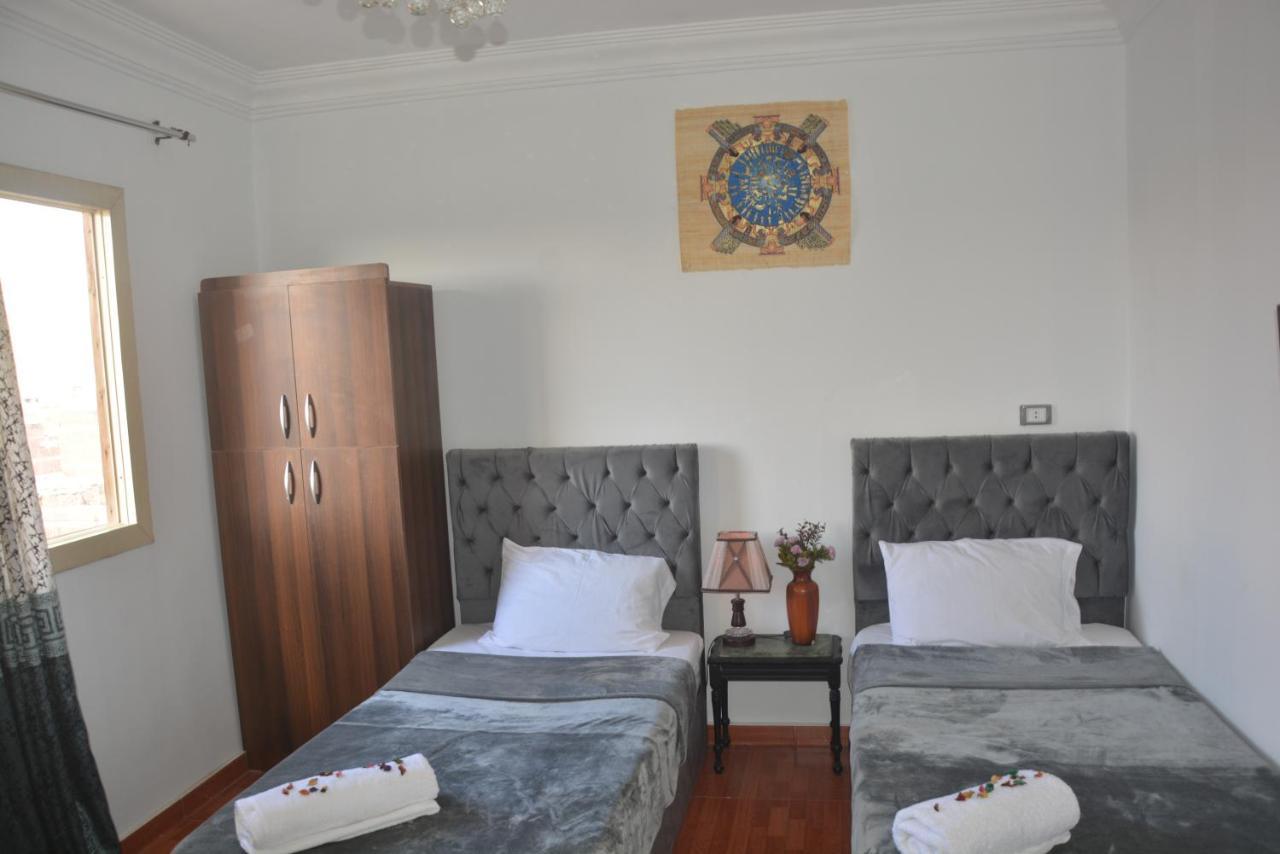 Ra Pyramids Inn Кайро Екстериор снимка